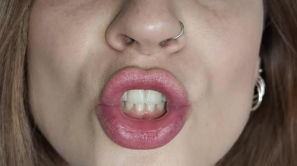 Square Lips Fetish