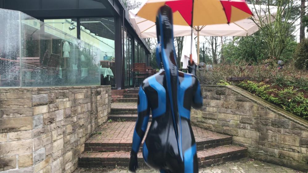 mfetilicious 01 04 2018 8323818 Itâs raining today but luckily I have my latex umbrella