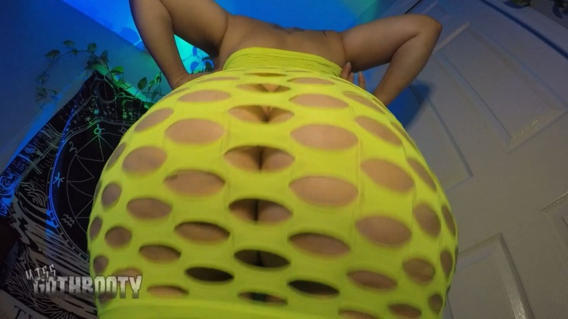 Goth Booty Booty Clap n Oil Tease