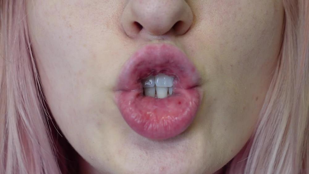 German Lip Fetish Square Lips