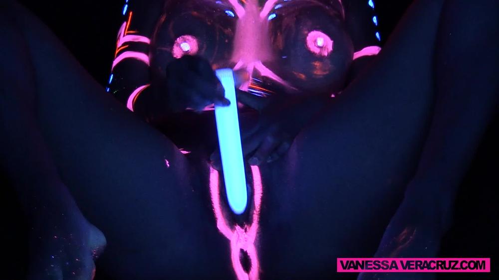 Vanessaveracruz - Neon Demon - Manyvids