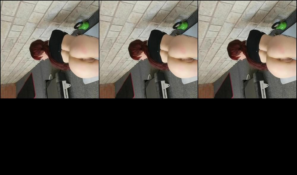 Fucking my pussy in the gym