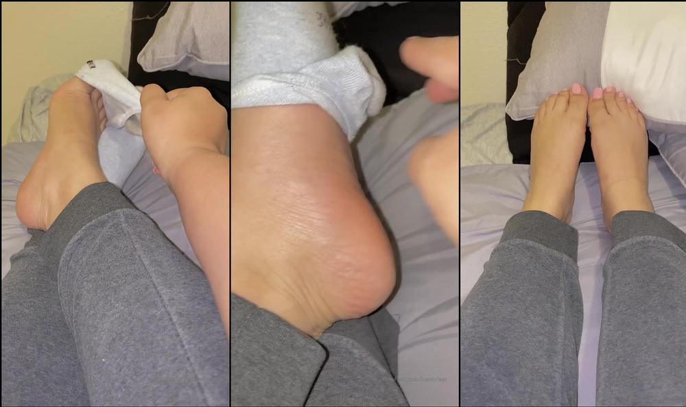 kamixfeet 03 03 2020 166889517 A little sock play  ) Who wants them  