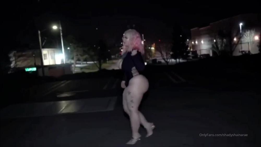 shadyshainarae 18 03 2020 183920791 Walking about