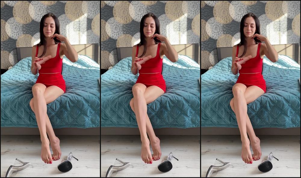 Princess Monica Feet And Toes Tease Curling Pointing