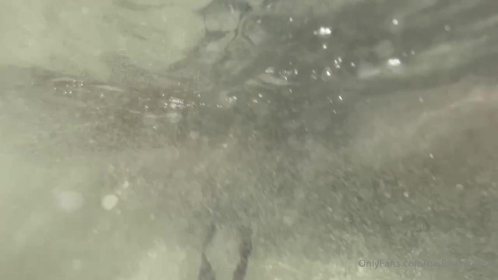 nadiawhite666 01 04 2021 2070872769 More beach â±