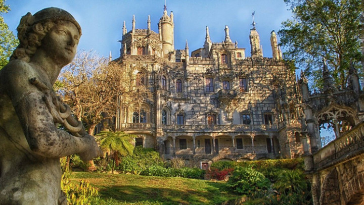 Playing so horny in a real old castle - January 28, 2018
