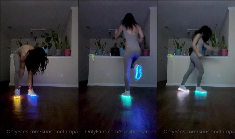 sunshinetampa 17 02 2022 2366824535 My new sneakers finally came, testing out their lights  )