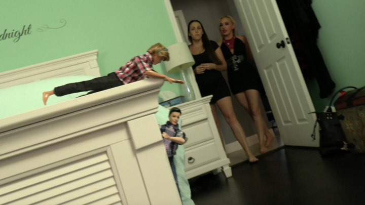 Alexa & Melanie Dominate Shrunken Men