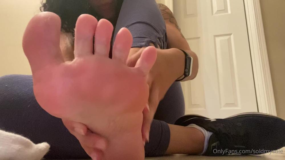 soldmysole 14 07 2020 535523254 Watch me strip some dirty socks off for National Nude Day lol. Also ignore my cat rudely w