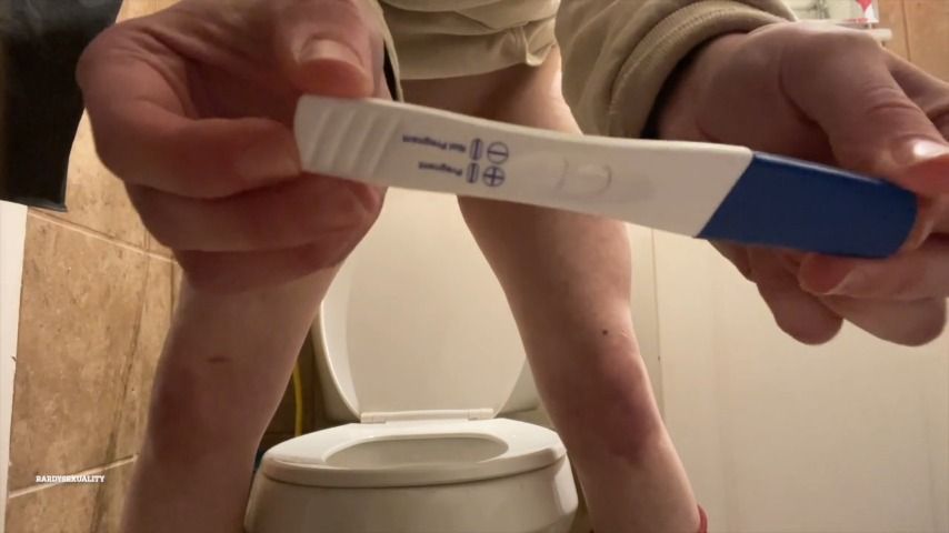 Joey Nova 3-way-pee-way