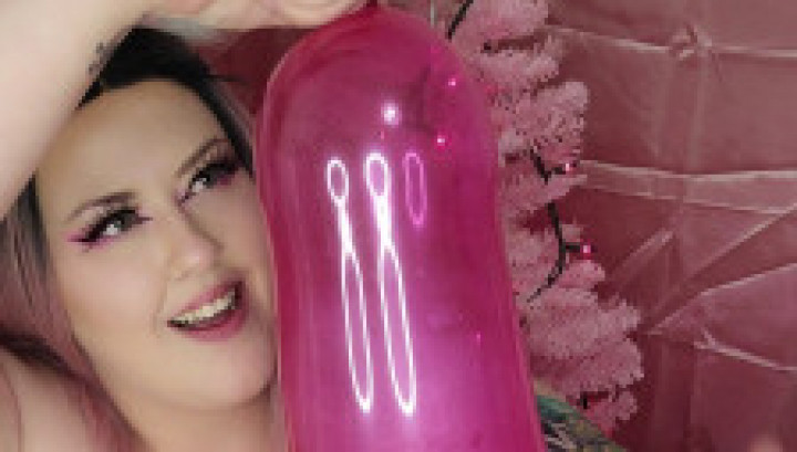 Princess's pink popping Xmas party 2 - December 19, 2021