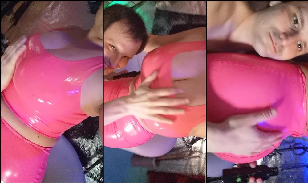 mistressvixenn 05 12 2019 15645872 VIDEO_what_a_perv_Totally_squeezed_My_Tits.._Don_t_worry_I_got_revenge_later_on