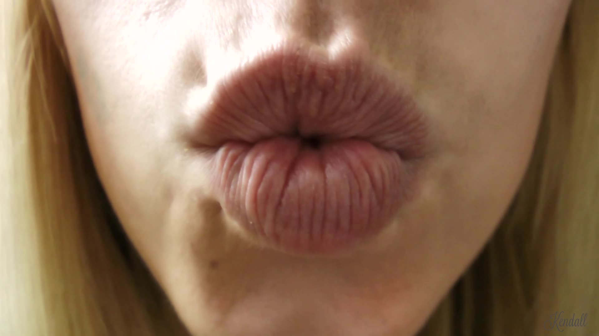 Lip Pucker Tease - November 06, 2016