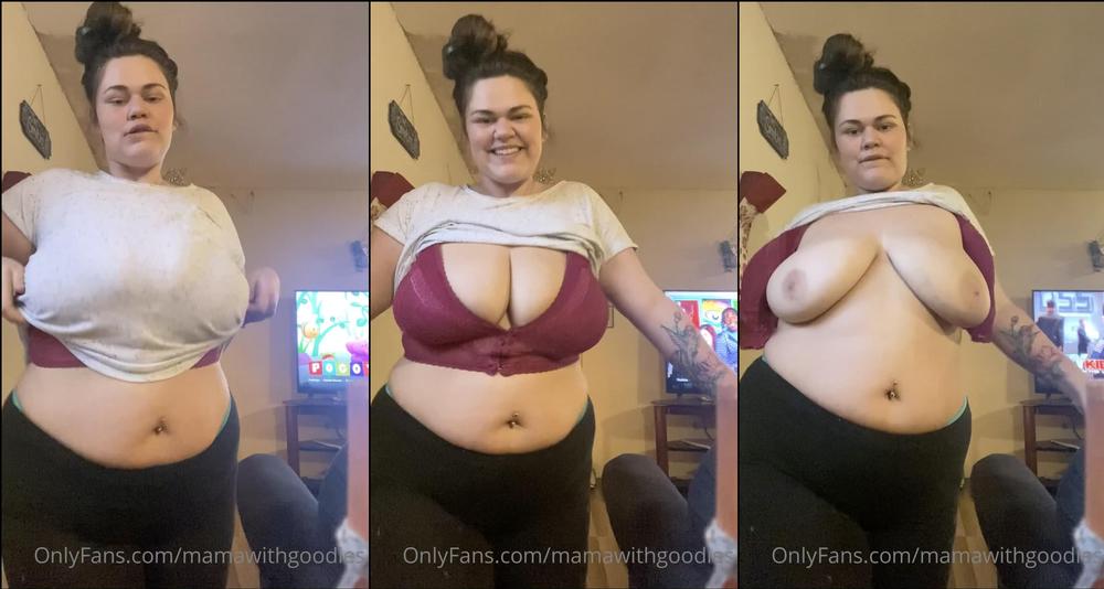 mamawithgoodies 01 01 2021 1999215808 Having a little fun this morning 3