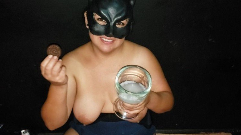 Queen Bukkake Strangers Cum With Cookies I Am A Bitch