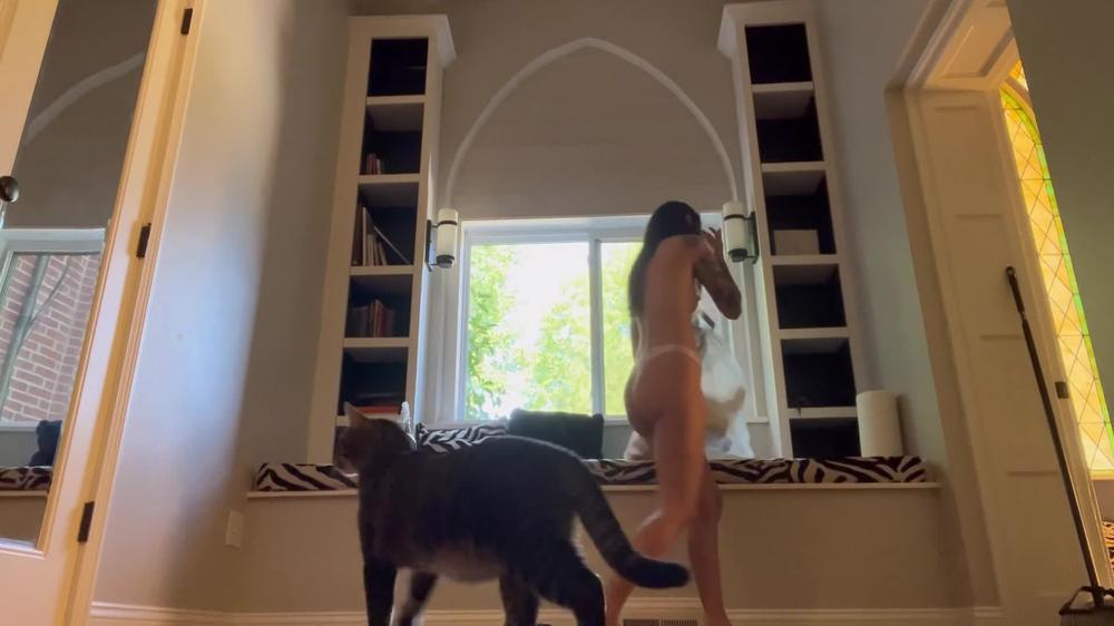 Charlottemae - Naked Cleaning - Manyvids
