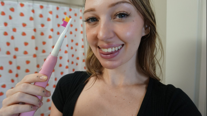 747. Toothbrushing Mouth Exploration