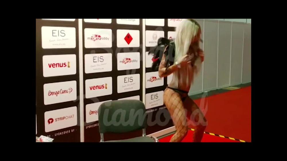 Sophie Diamond Venus Berlin Public Show