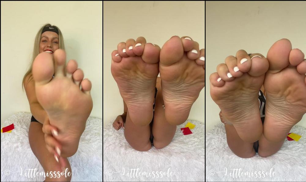 littlemisssole 07 07 2021 2156679814 referee joi with count down and sock removal 15 minutes let s play a game w