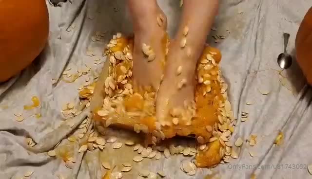 gingerssexyfeet 14 11 2020 1253885834 More fall fun. Hope you all enjoy