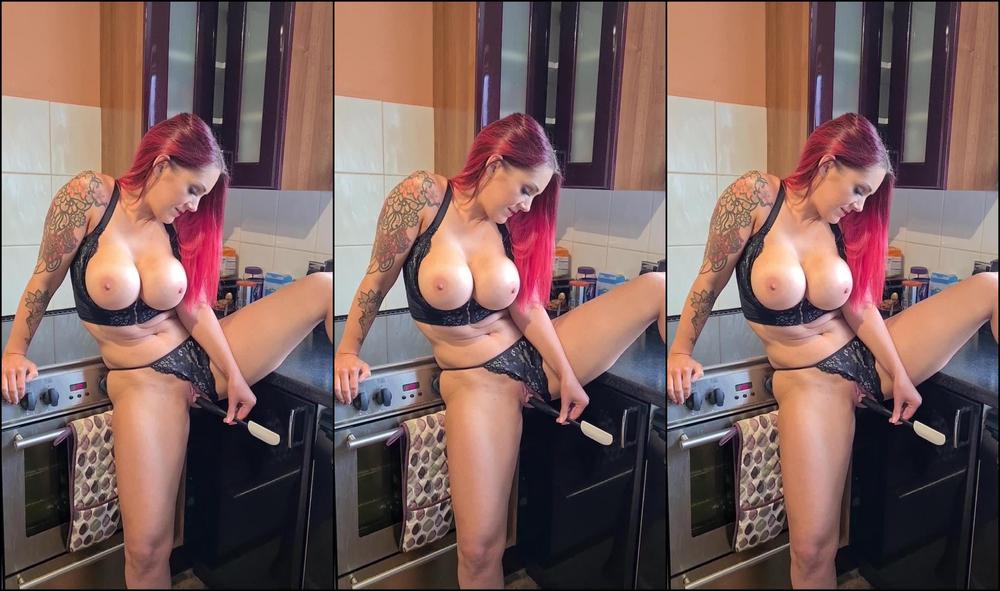 Ruby Onyx Twisted Pleasure In The Kitchen