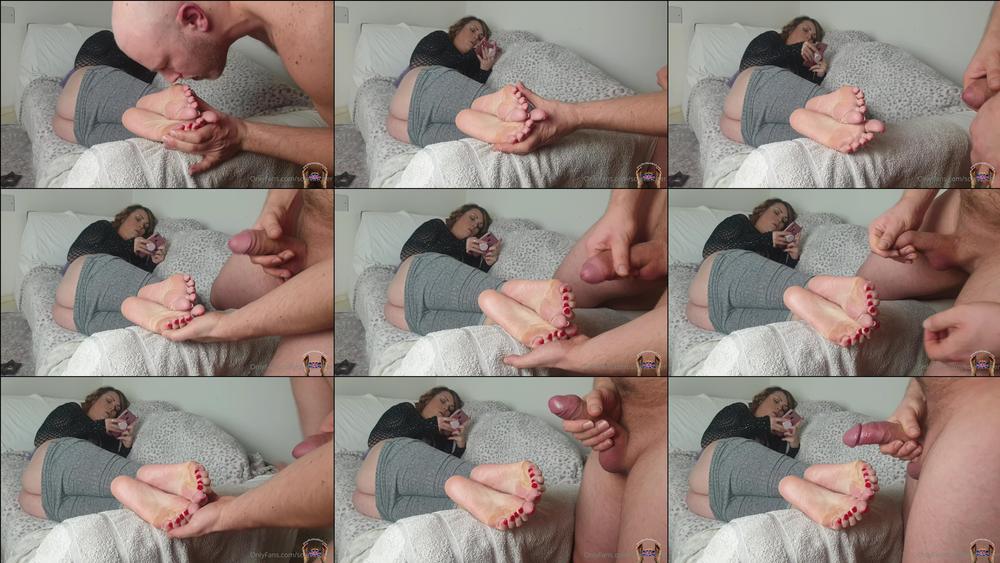 solecatcher 10 01 2021 2005901349 There's only so much teasing I can take before I give in and cover her amazing soles