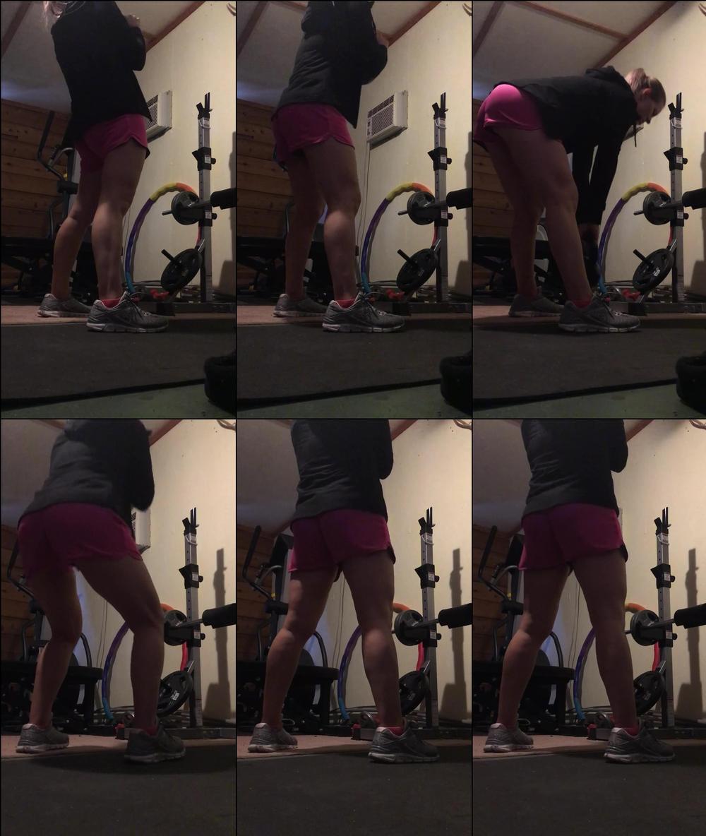 trixie_miss 19 06 2019 38472571 Warming up those legs.