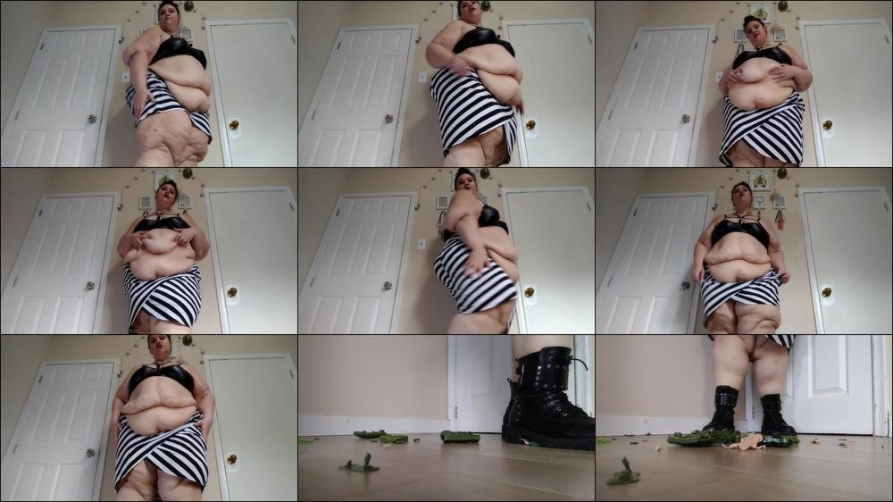 Angry Giantess Crushes Everything
