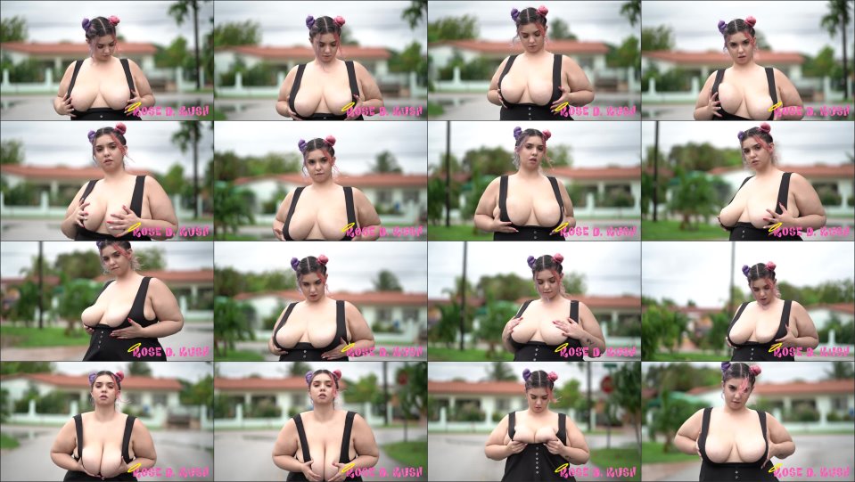 Rosedkush Bbw Showing Off On The Street