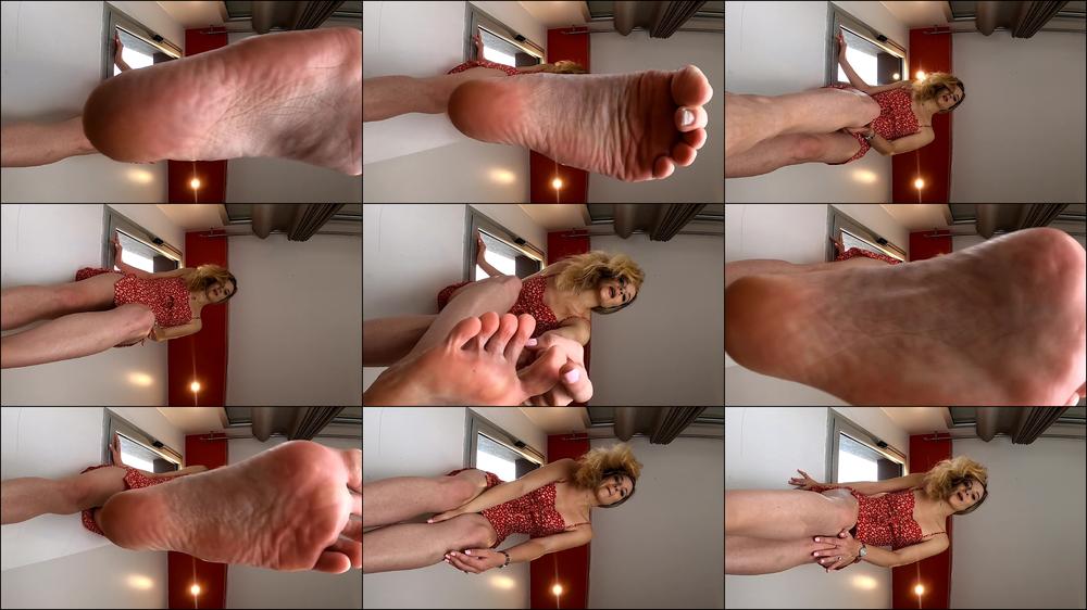 Giantess Clean My Stinky Feet