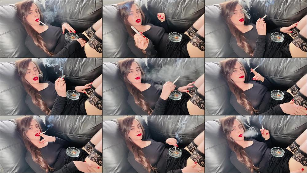 Red Nails/ Red Lipstick/ VS120s