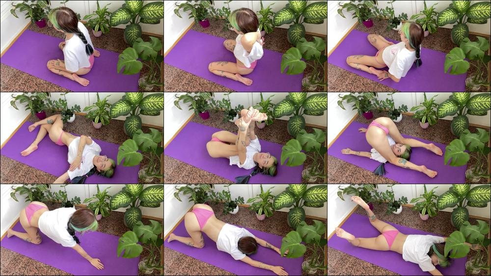 YOGA IN PANTIES FREE