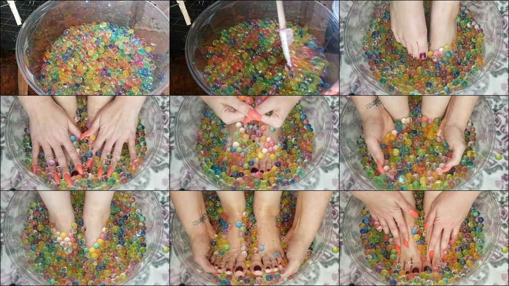 Squishing Gel Bead with Feet - May 22, 2020