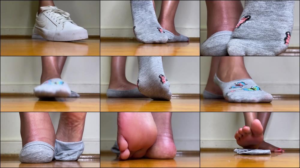 Stinky Shoes Socks Removal