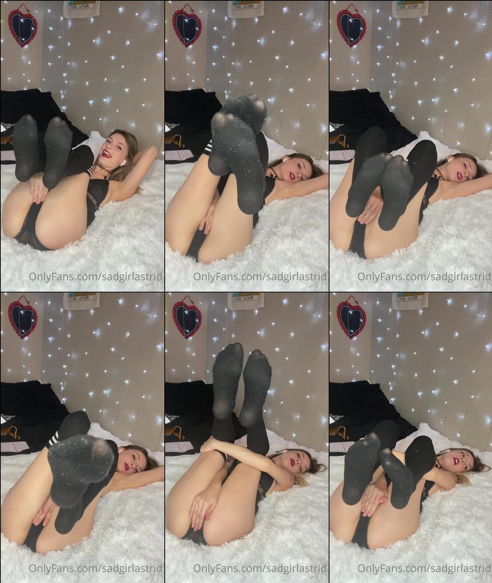 sadgirlastrid 17 09 2020 884602736 teasing you with my sweet feet