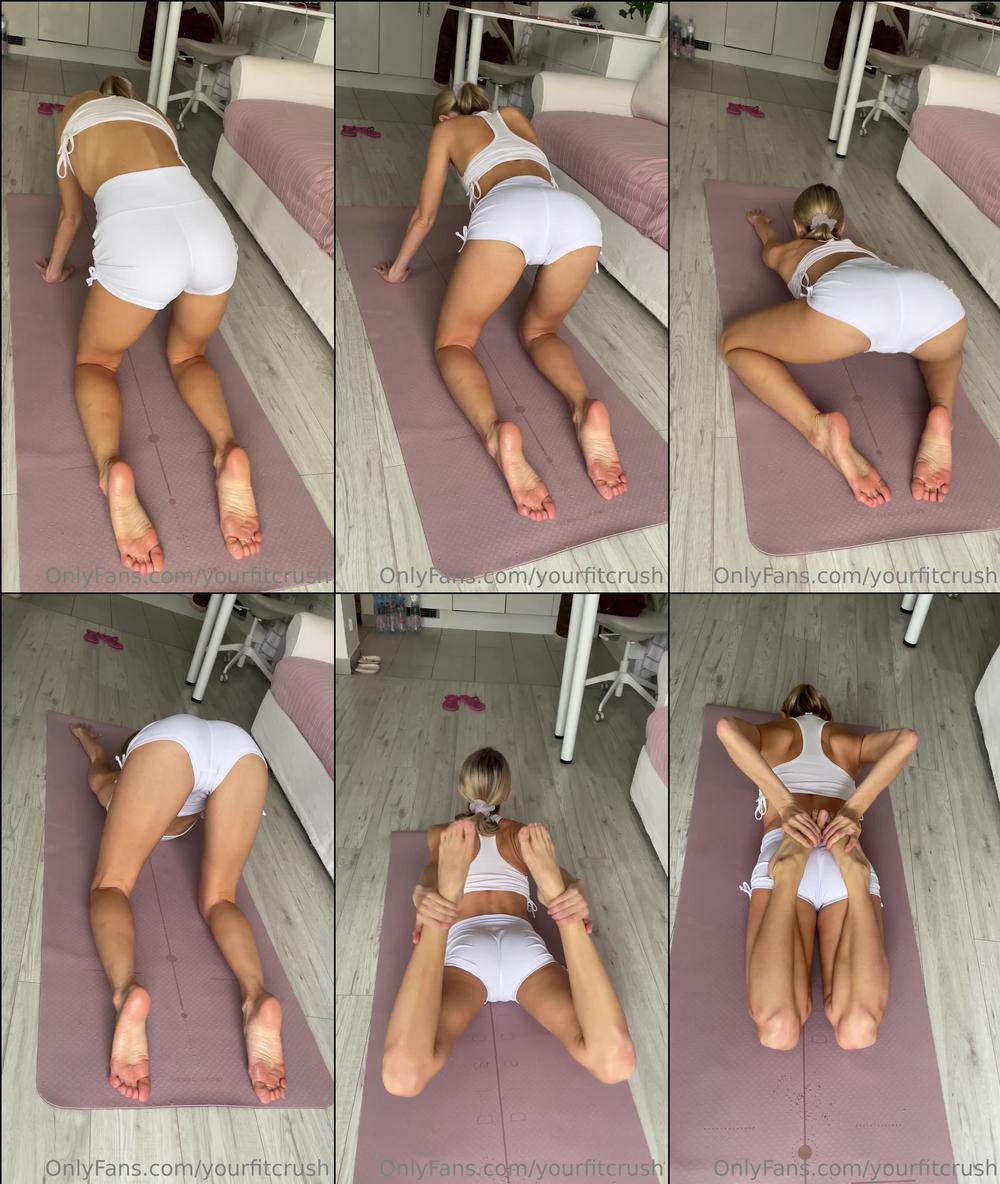yourfitcrush 30 10 2022 2660434931 Sexy yoga ââï¸ at home 