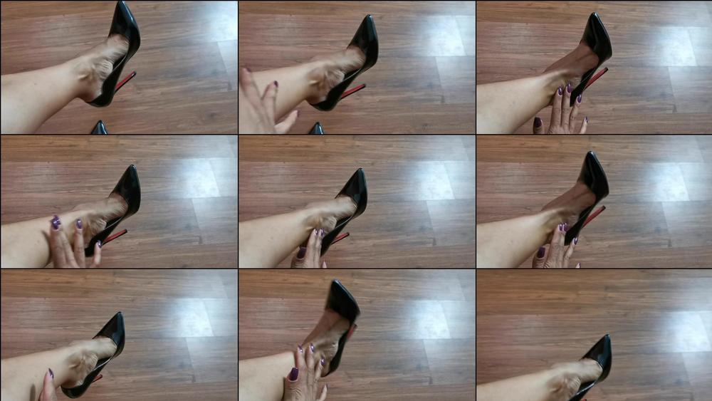 missalexya 01 10 2021 2235660823 A little dangle to make you dizzy