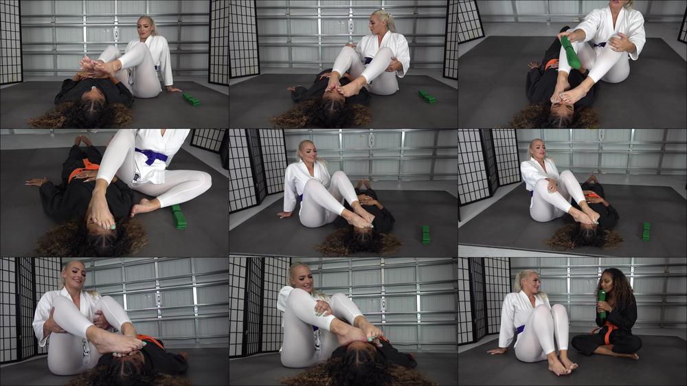 HONEY EARNS HER GREEN KARATE BELT - April 04, 2023
