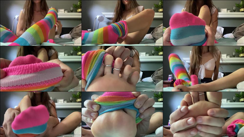 g goldensoles 12 06 2021 2134417578 here s a freebie would you like to see more sock take off videos sound on