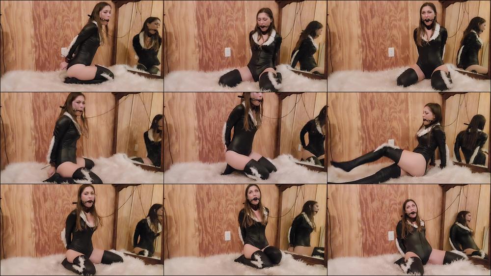 Tied up orgasm black cat from spider-man - August 17, 2023