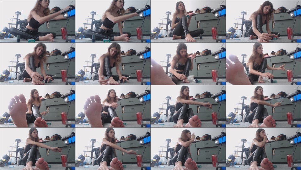 Princesscica Smoking While Doing My Nails
