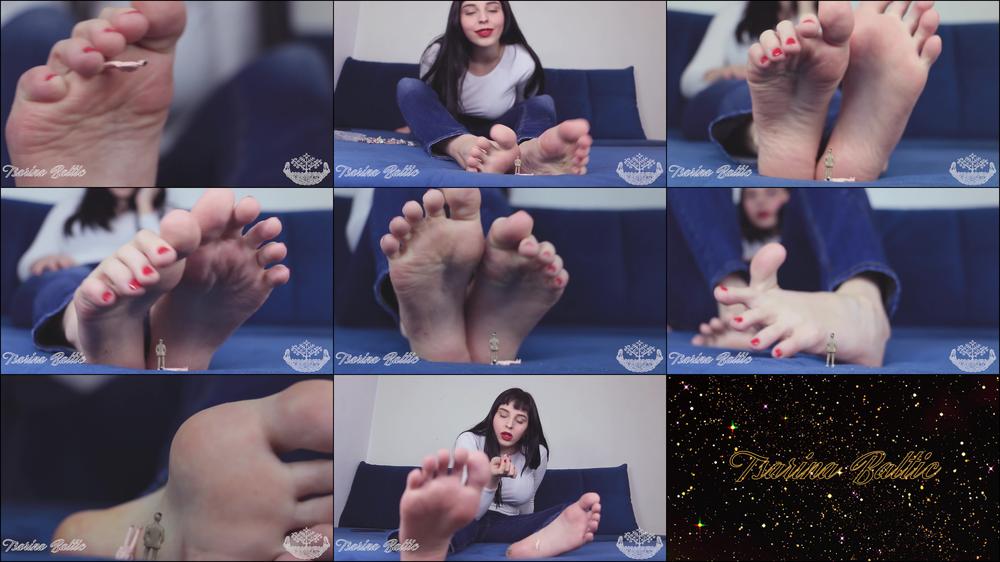 Tsarina Baltic Trapped Under Giantess Feet