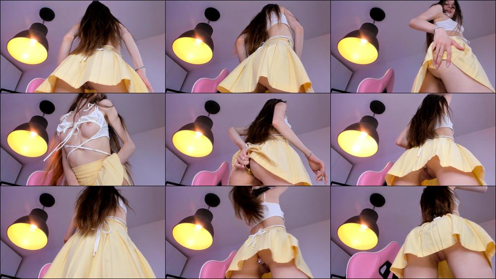 Upskirt tease - May 21, 2022