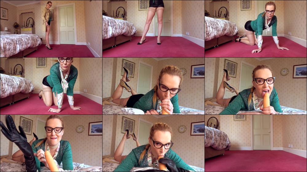 Ariel Anderssen Auntie Spots Your Hard On