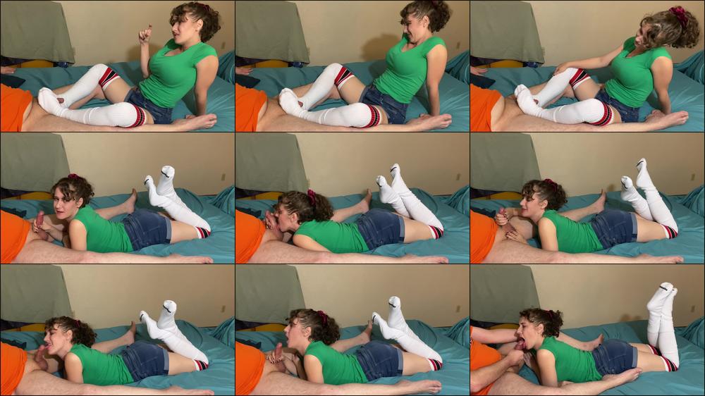 Only real men get footjobs