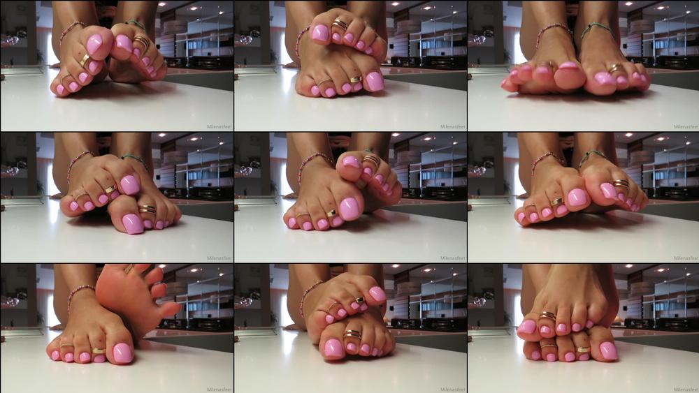 milenasfeet01 03 09 2021 2209931976 Just love that Friday feeling   