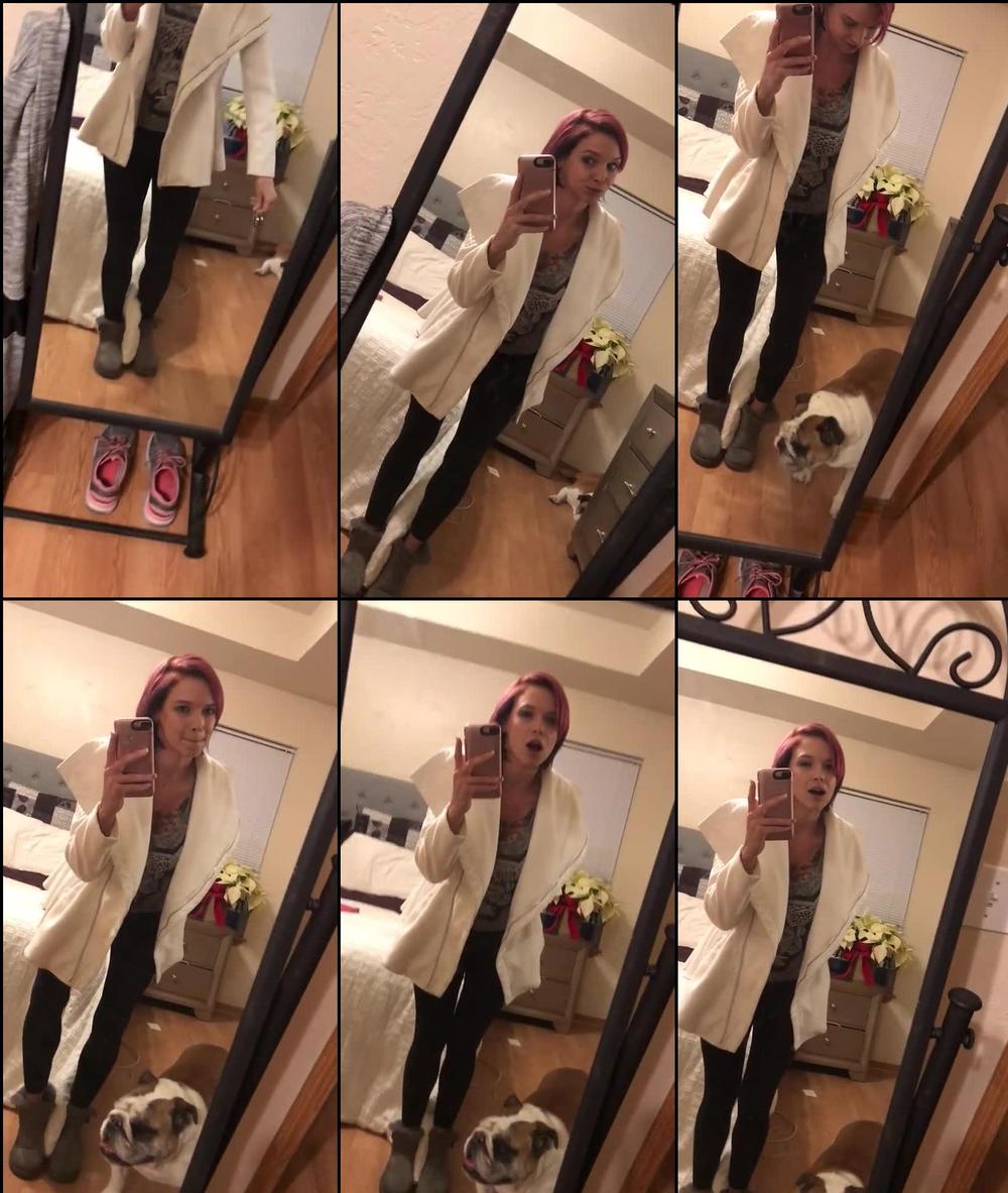 annabellpeaksxx 10 12 2017 5500257 Shoppings more fun with a lil toy inside...