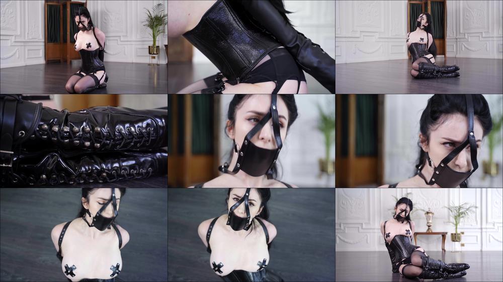 Goddess And Bondage Devices