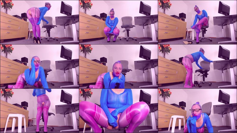 Squirt, nylon encasement, shiny layers